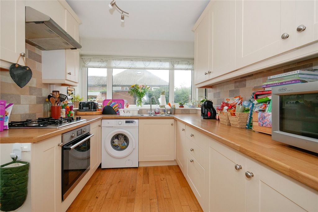 Property photo 3 of 15 Picture No. 14