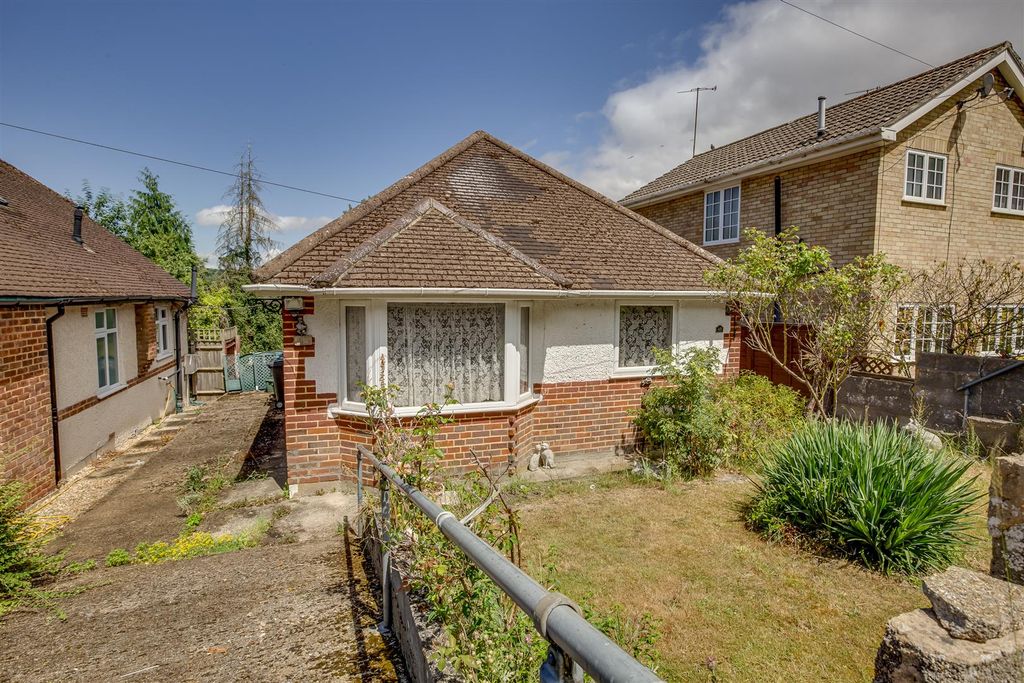 Property photo 1 of 14 45 Keep Hill Drive, Hp11 1Dt-11.Jpg
