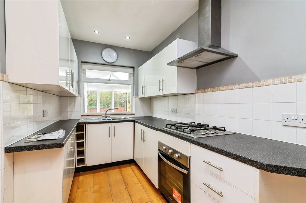 Property photo 3 of 29 Picture No. 17