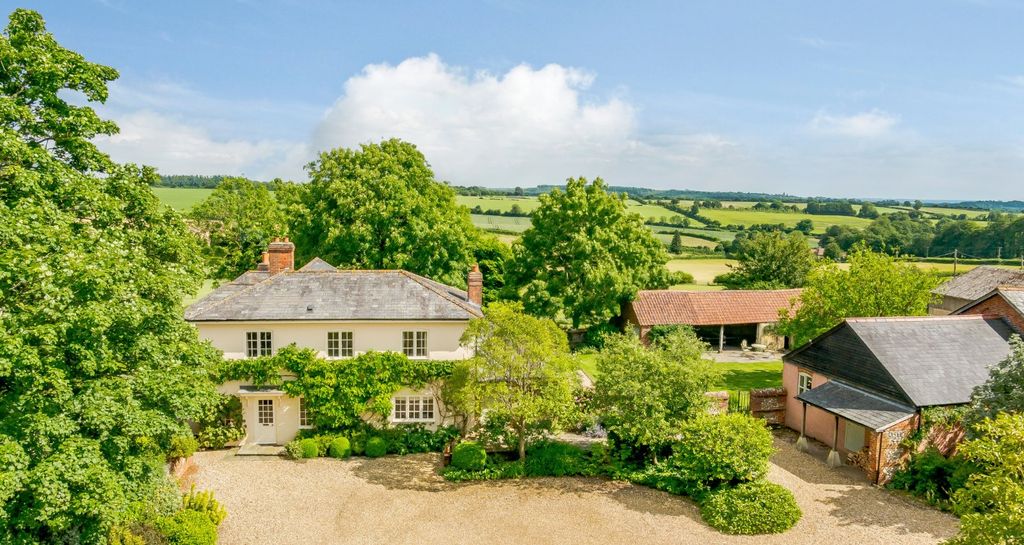 Property photo 2 of 23 Picture No. 33