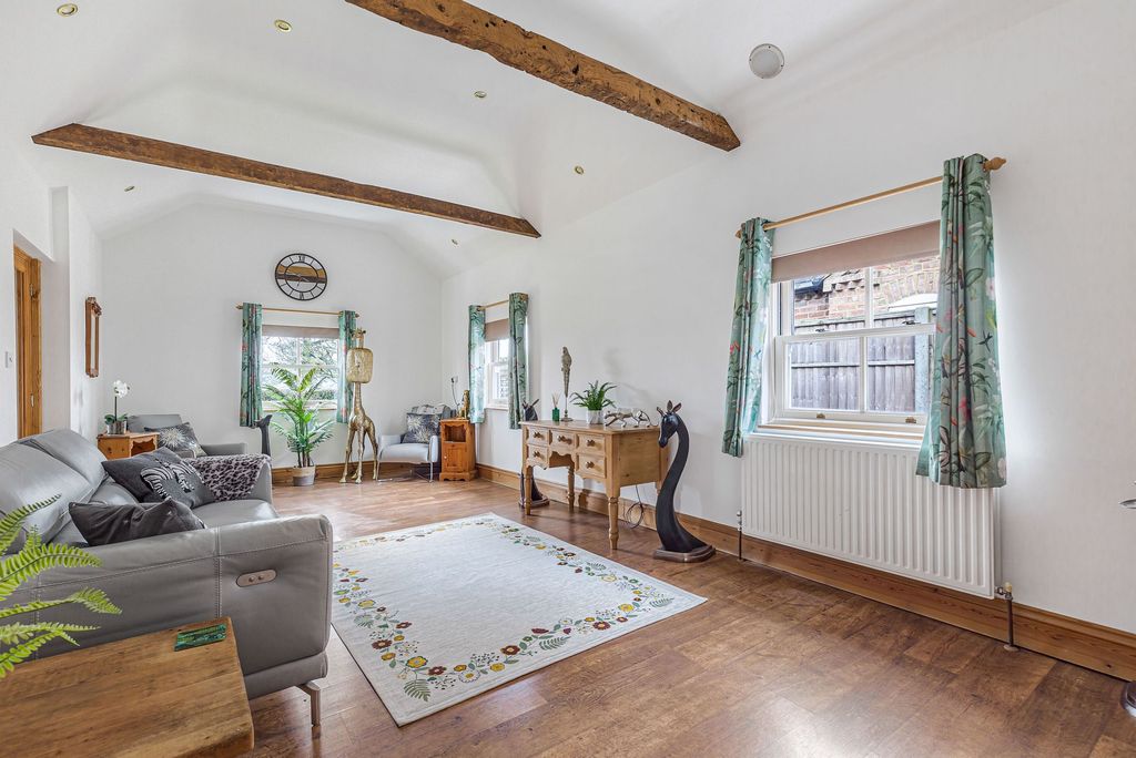 Property photo 3 of 38