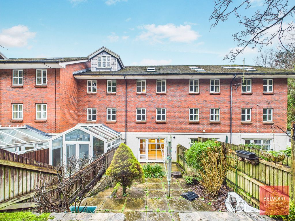 Property photo 2 of 28