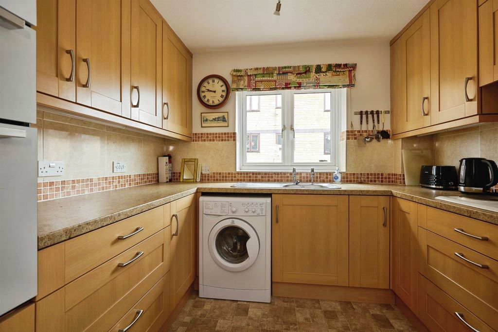Property photo 2 of 12