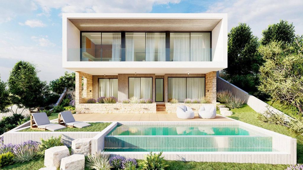 Property photo 1 of 5