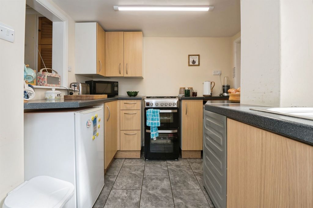 Property photo 3 of 16