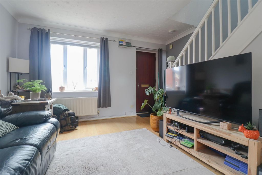 Property photo 2 of 11 Img_1832-1.Jpg