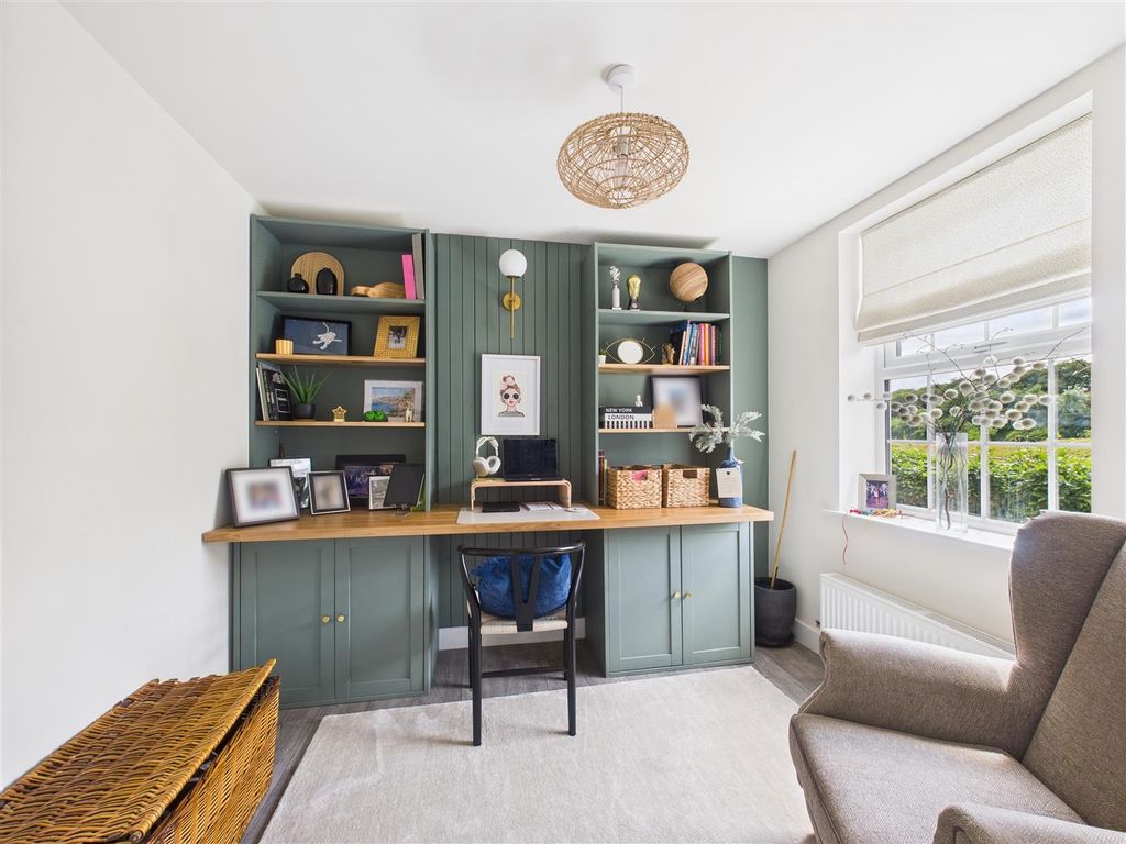 Property photo 2 of 18 Study