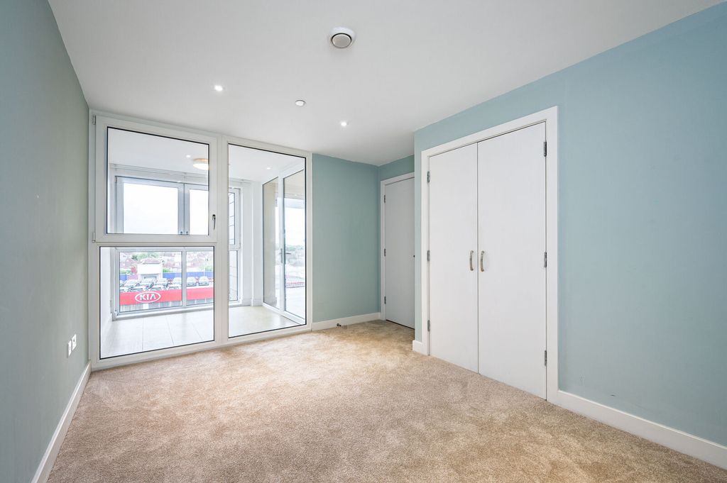 Property photo 1 of 8