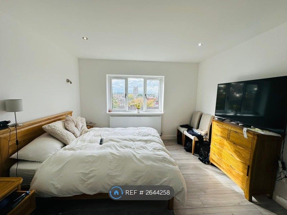 Property photo 3 of 12