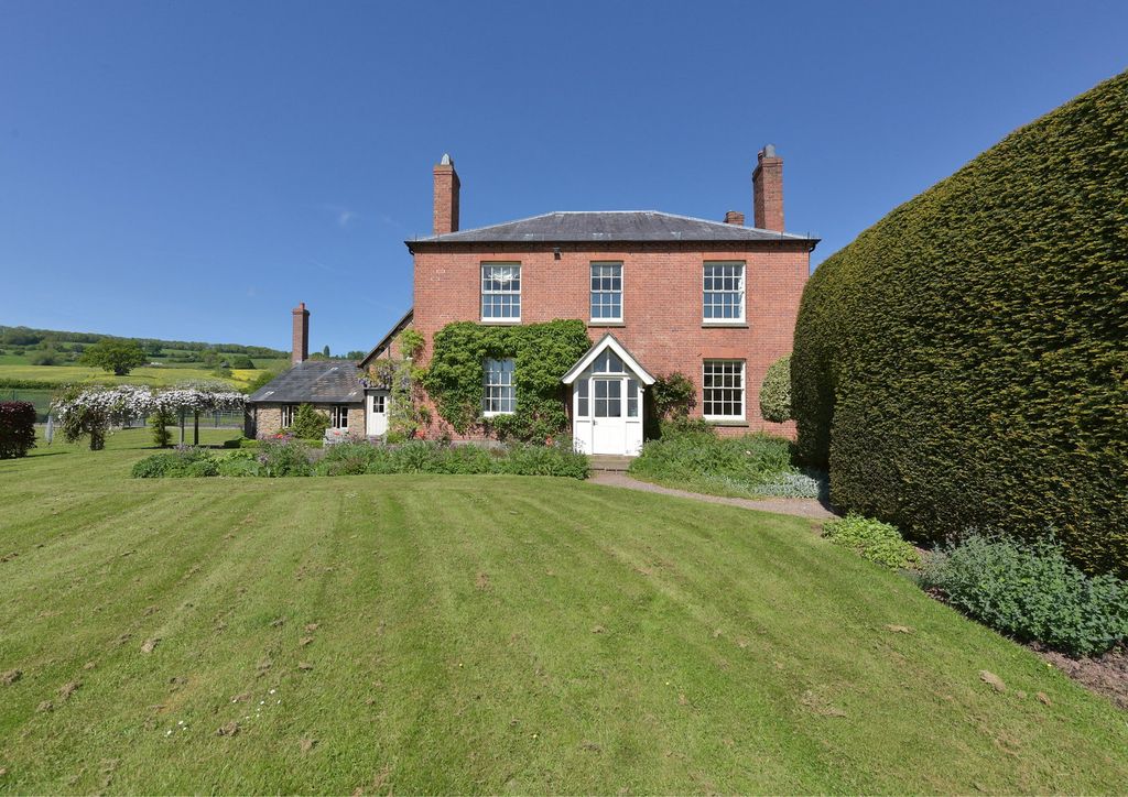Property photo 2 of 49