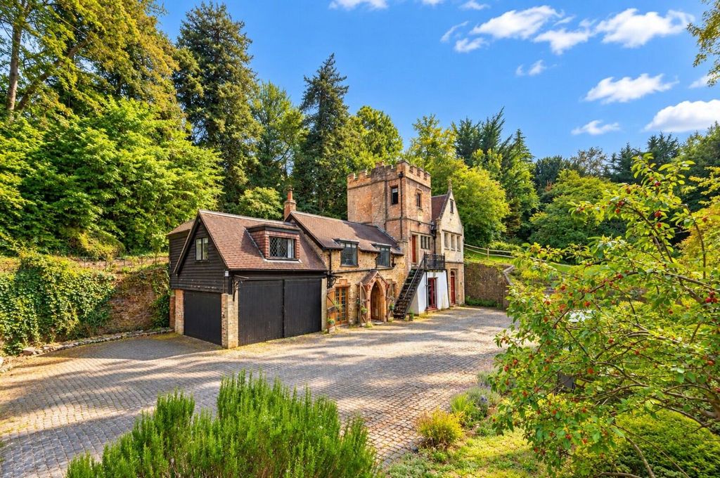Property photo 1 of 17
