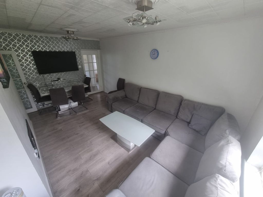 Property photo 2 of 12 15