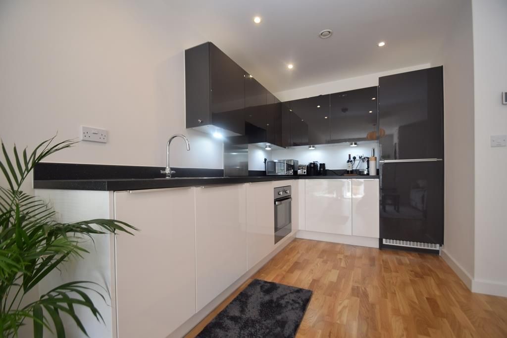 Property photo 3 of 7 Kitchen