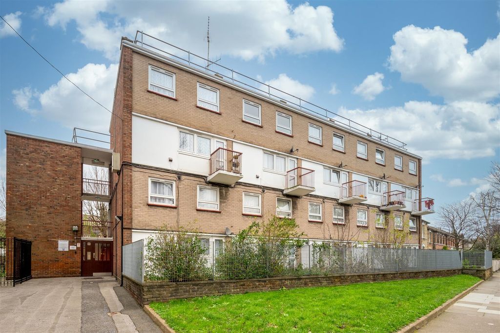 Property photo 3 of 13 Kebbell Terrace, Claremont Road, E7