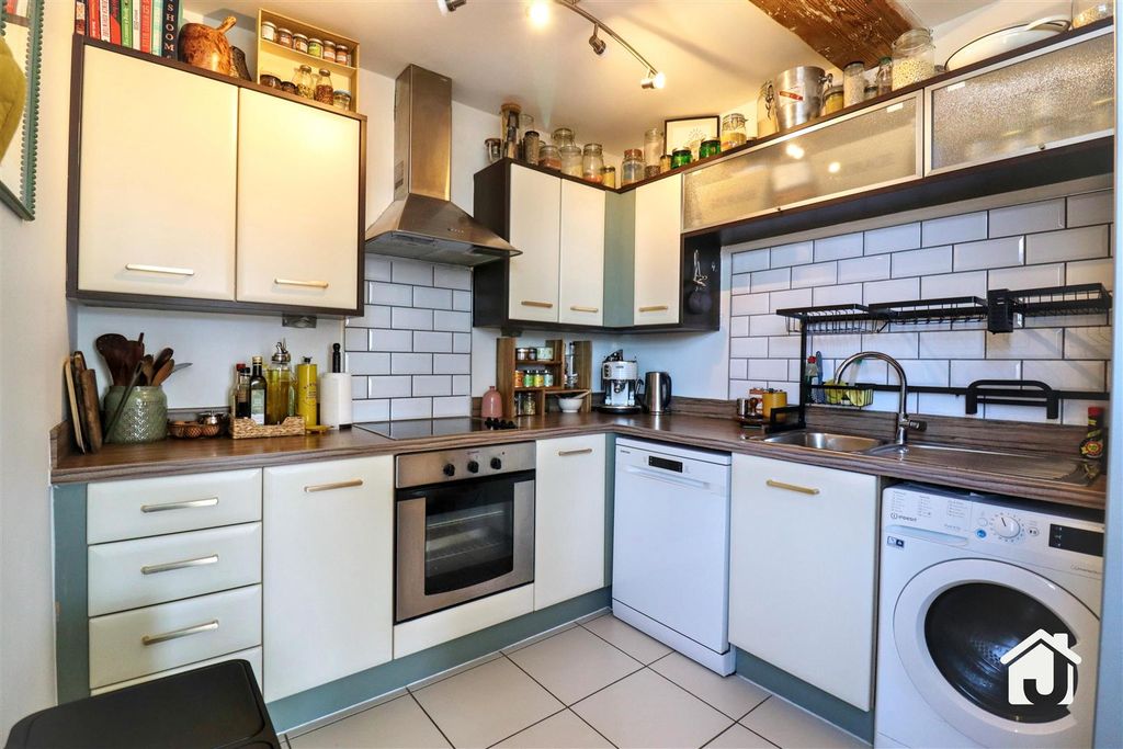 Additional image 5 of 2 bed flat for saleHooks Close, Anstey, Leicester LE7