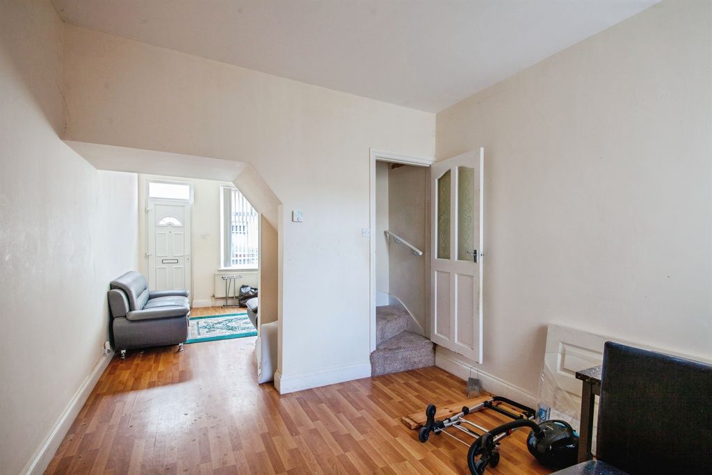 Property photo 3 of 18