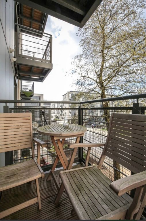 Property photo 1 of 9 Cover