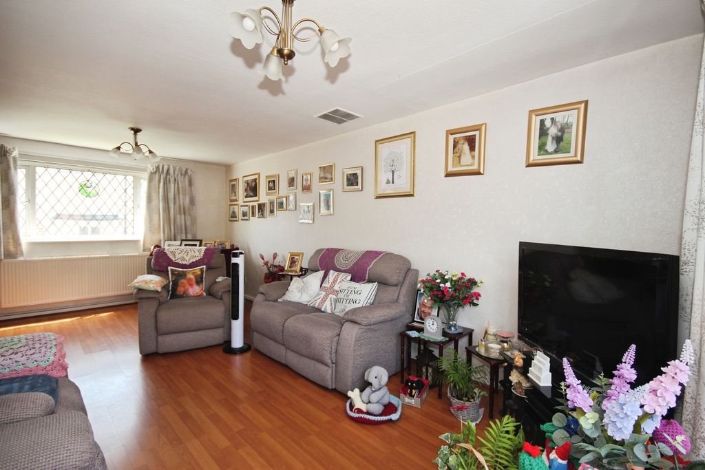 Property photo 3 of 18 Pbox-Img.Jpg