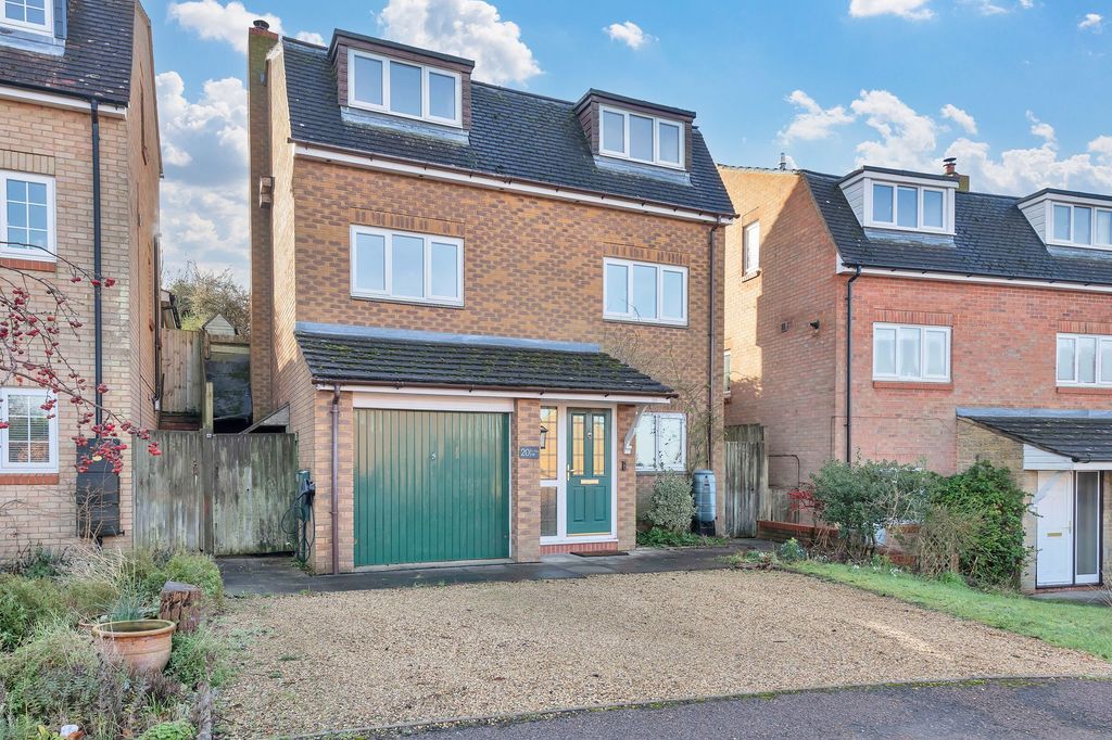 Property photo 1 of 28