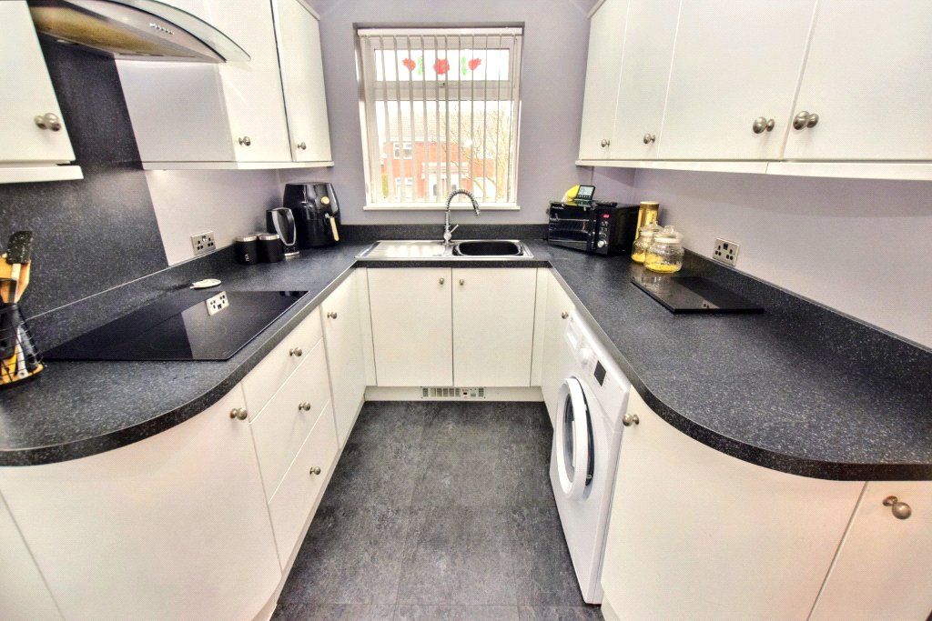 Property photo 3 of 15 Kitchen