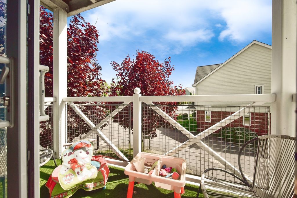 Property photo 3 of 17 Photo