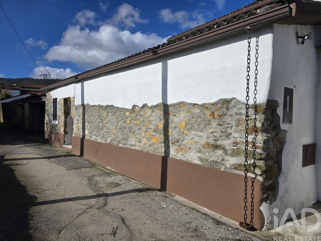 Property photo 3 of 40