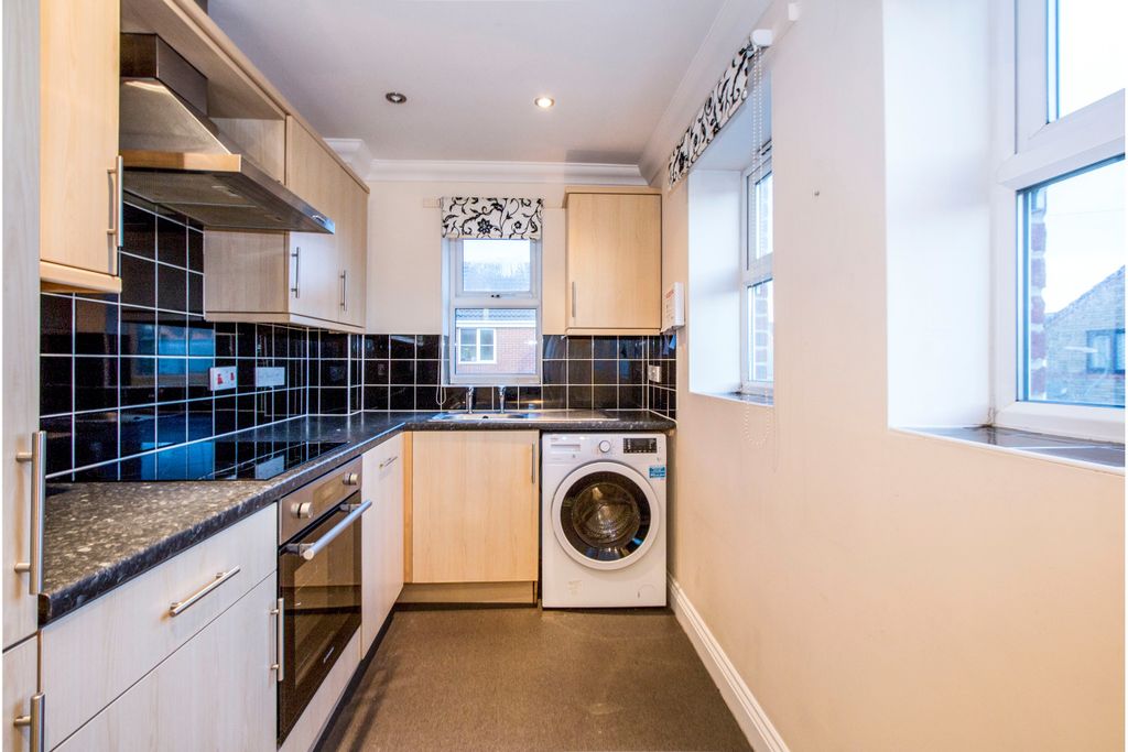 Property photo 2 of 11 E4269Cda-5F0B-4484-A