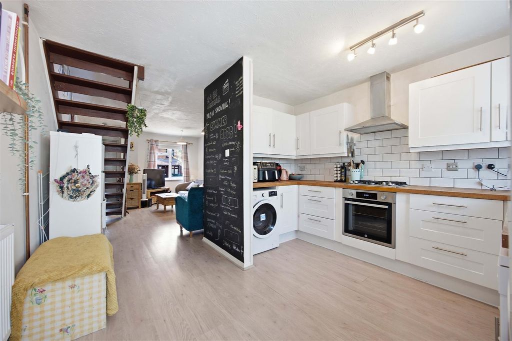 Property photo 3 of 16 Kitchen