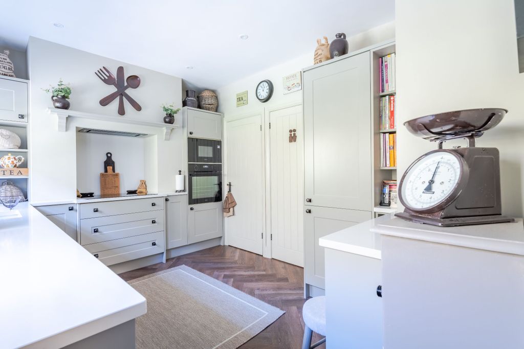 Property photo 2 of 49