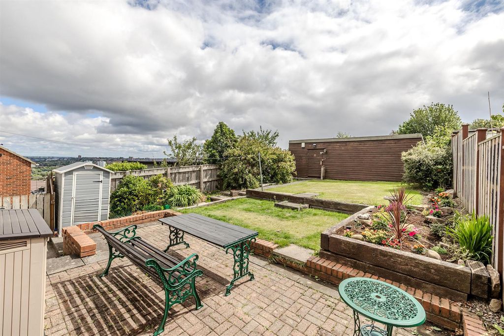 Property photo 3 of 16 B.Gar.Jpg