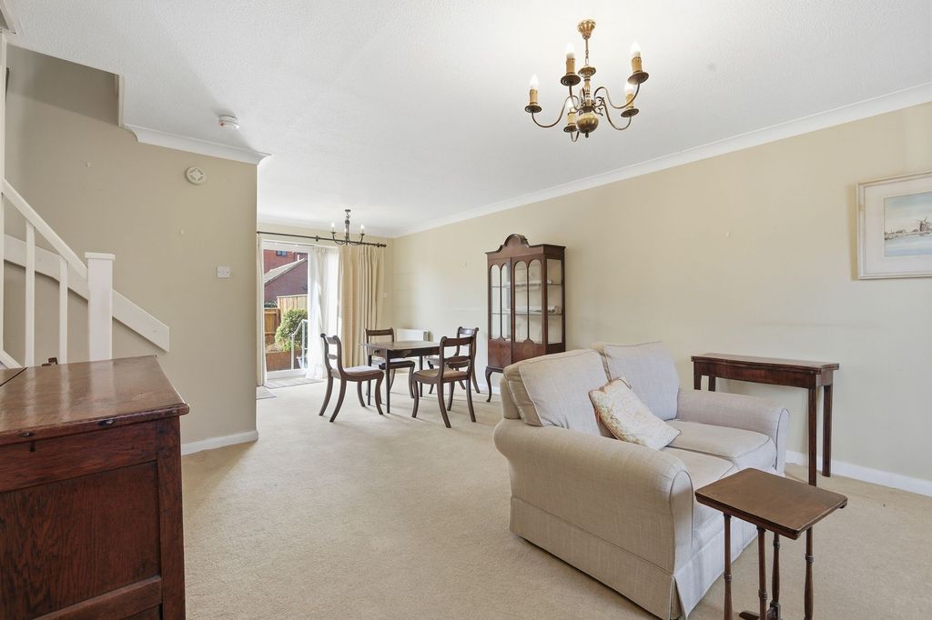 Property photo 2 of 20