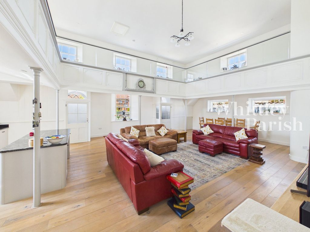 Property photo 3 of 33