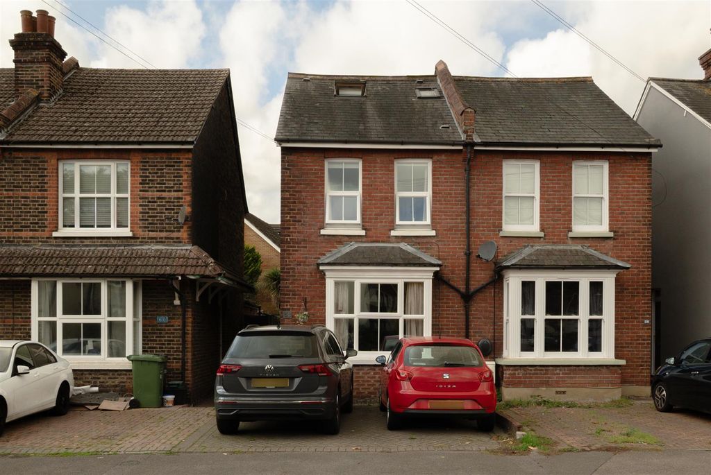 Property photo 1 of 17 Emlyn Road - Earslwood