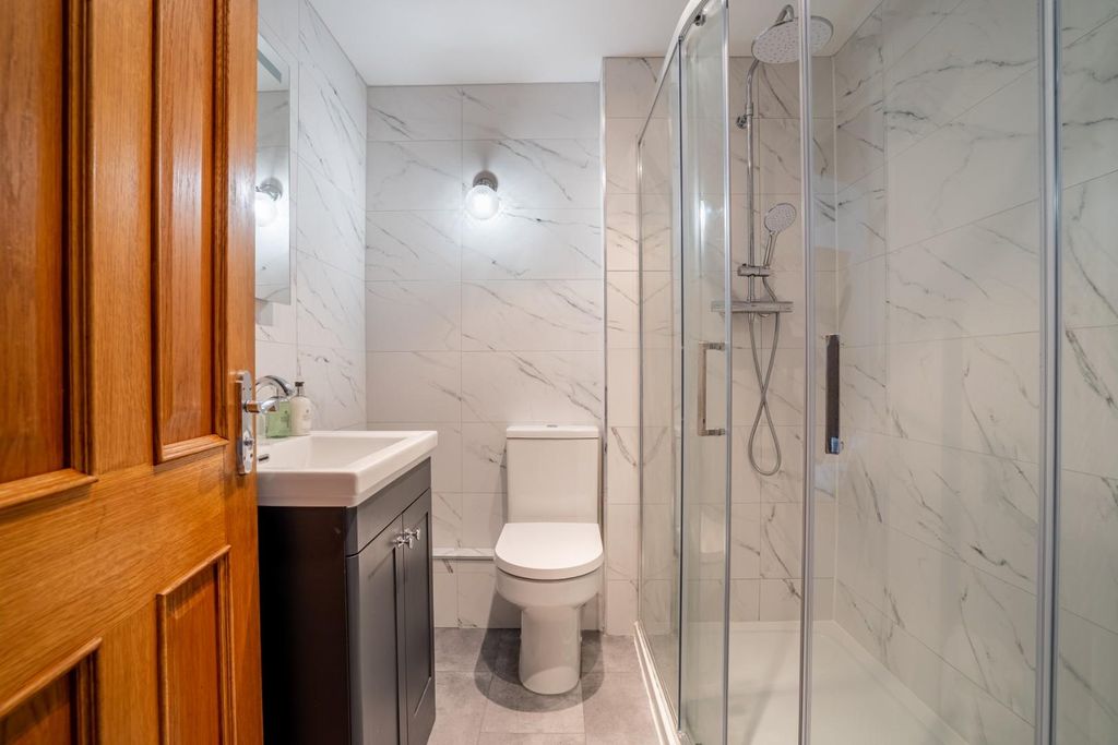 Property photo 3 of 11 Pc-9.Jpg