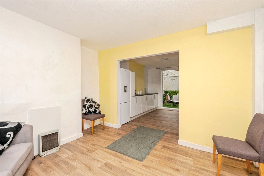 Property photo 3 of 10 Sitting Room