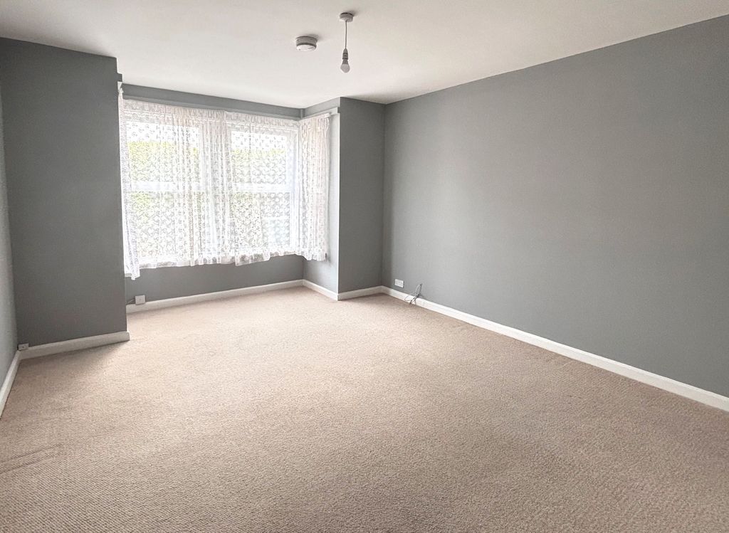 Property photo 2 of 17 Ground Floor Sitting Room