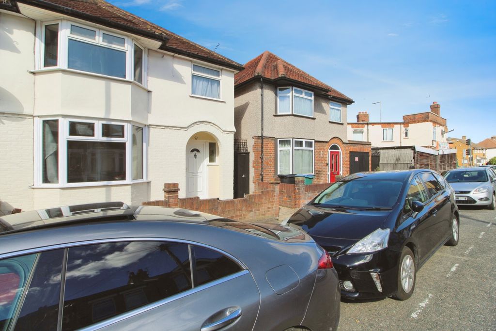 Property photo 1 of 22 Four Bedroom Semi Detached House To Rent