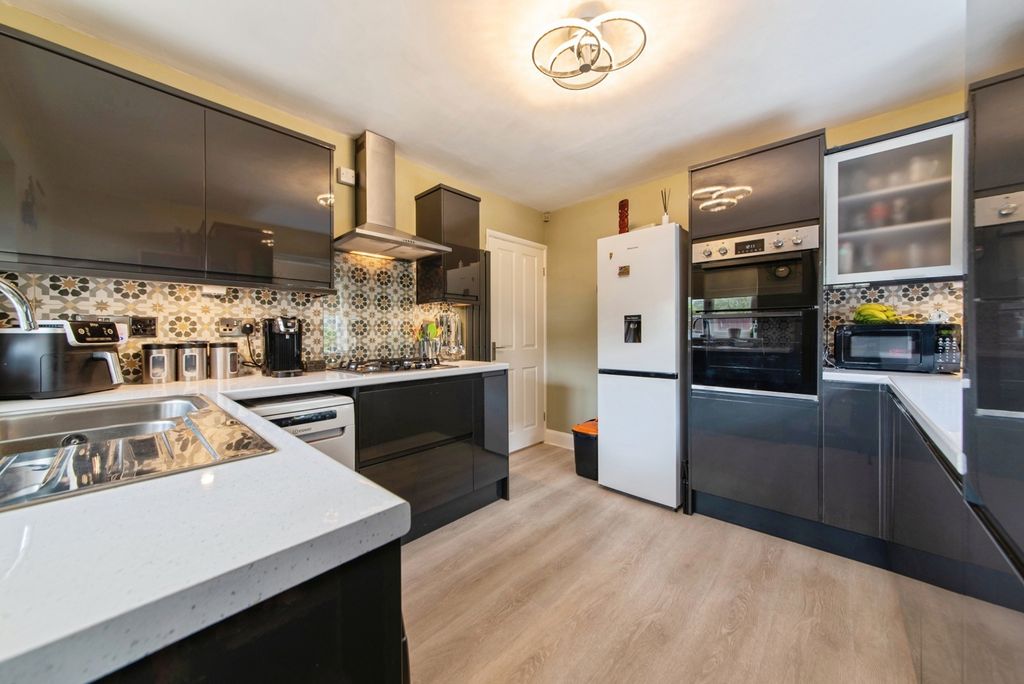 Property photo 2 of 13 Pbox-Img.Jpg