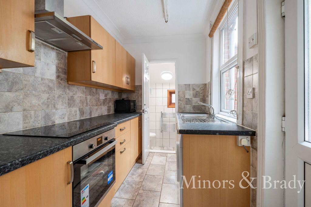 Property photo 2 of 20