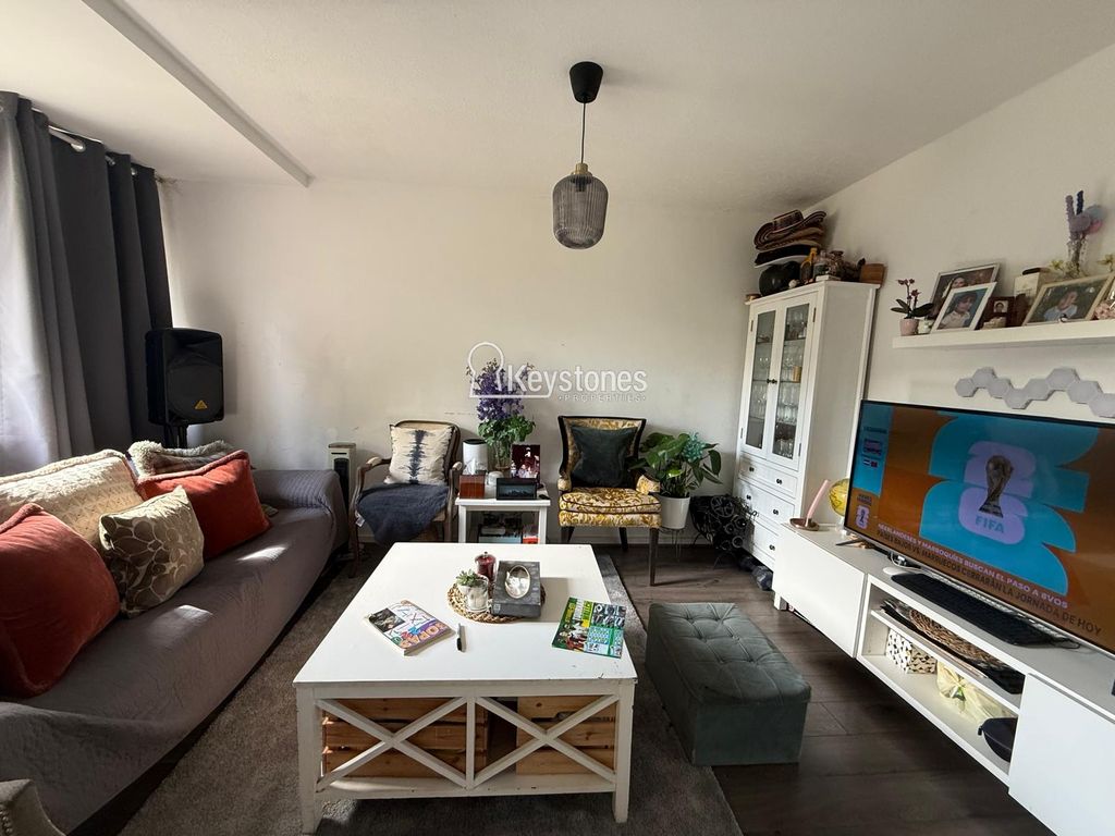 Property photo 2 of 17 Living Room