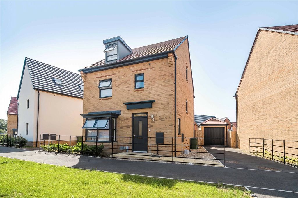Property photo 1 of 19 External