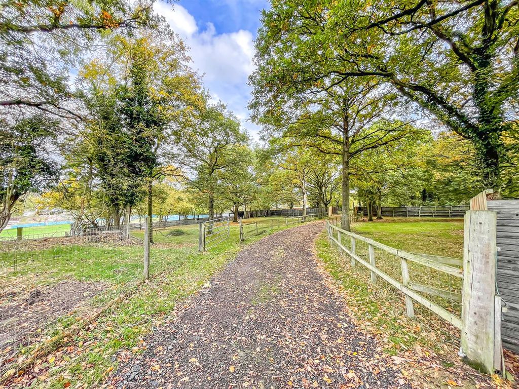 Property photo 1 of 25