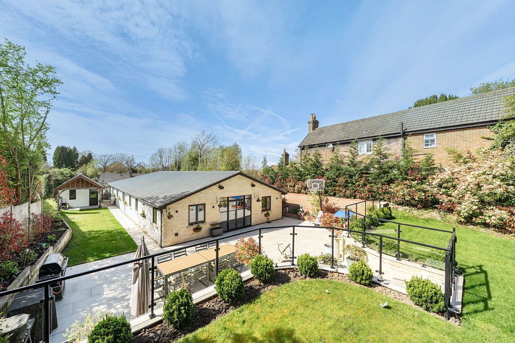 Property photo 1 of 34