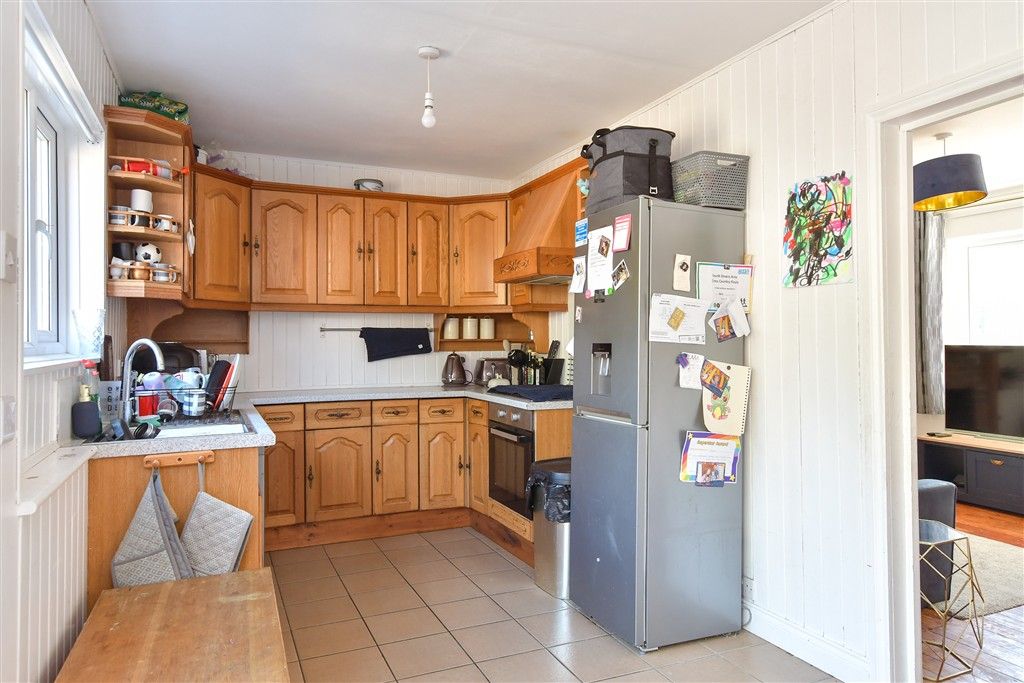 Property photo 1 of 8 Kitchen