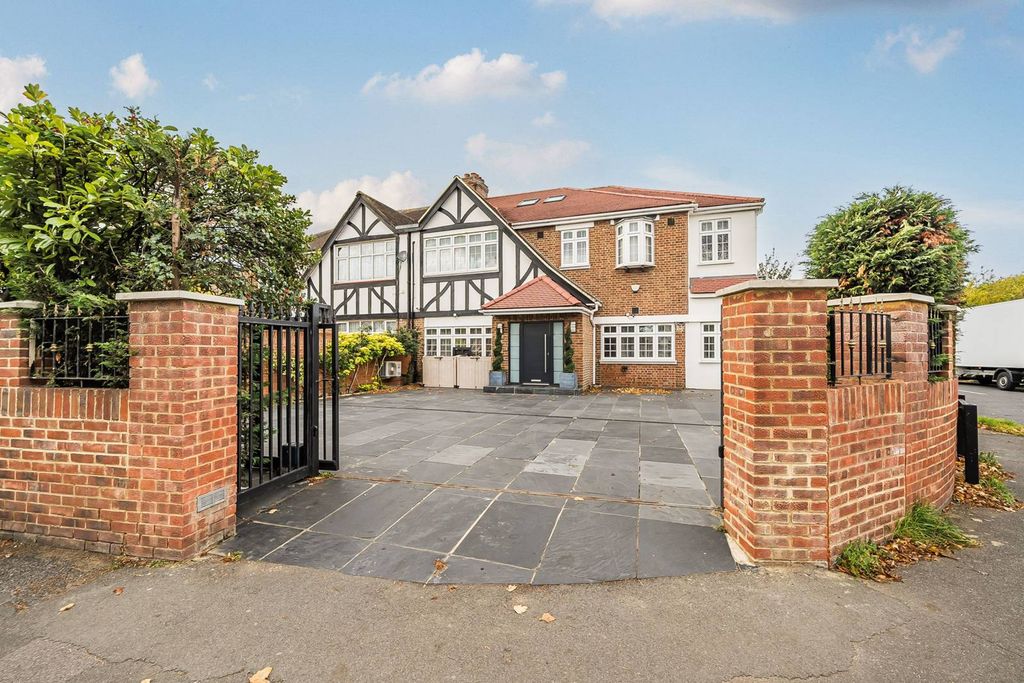 Property photo 1 of 13