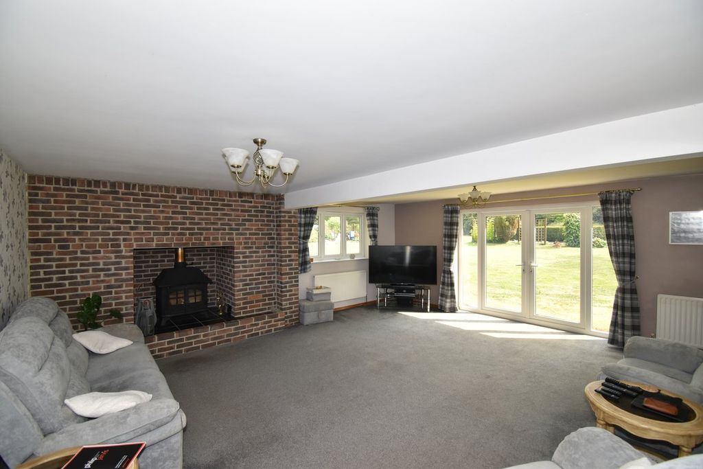 Property photo 2 of 25