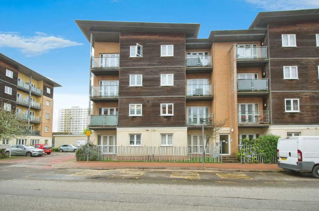 Property photo 1 of 8 Exterior