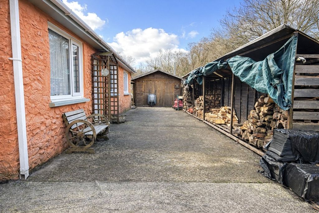 Property photo 2 of 25 Picture No. 14