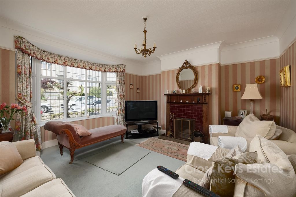 Property photo 3 of 30 Sitting Room