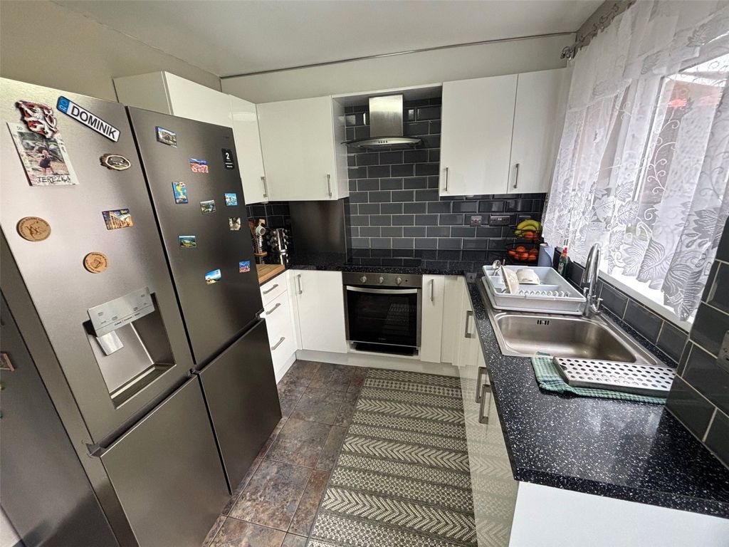 Property photo 2 of 12 Picture No. 04